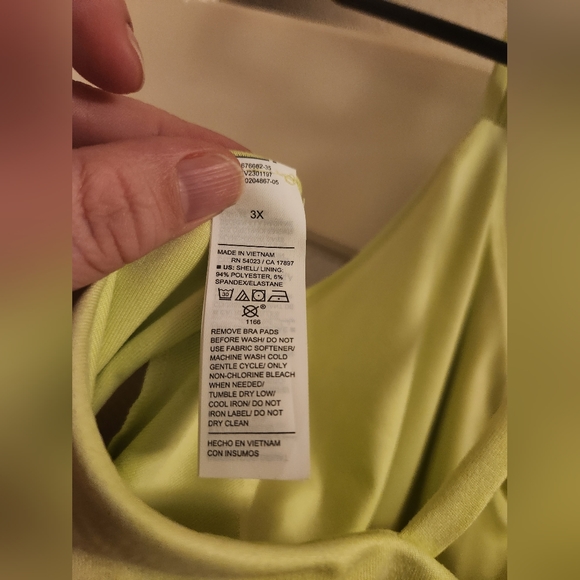 Old navy , 3x , lime green - Picture 2 of 4